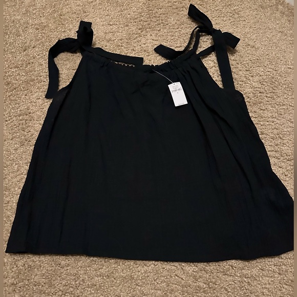 NWT Gap Crinkle Gauze Black Tank w/ Bow Straps - Picture 1 of 2